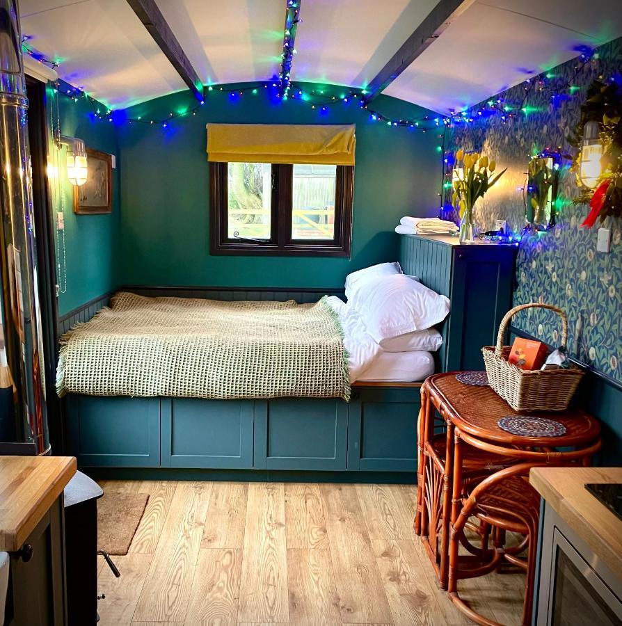 Old King William Shepherd Huts And Private Hot Tubs In North Norfolk Hunworth Eksteriør bilde