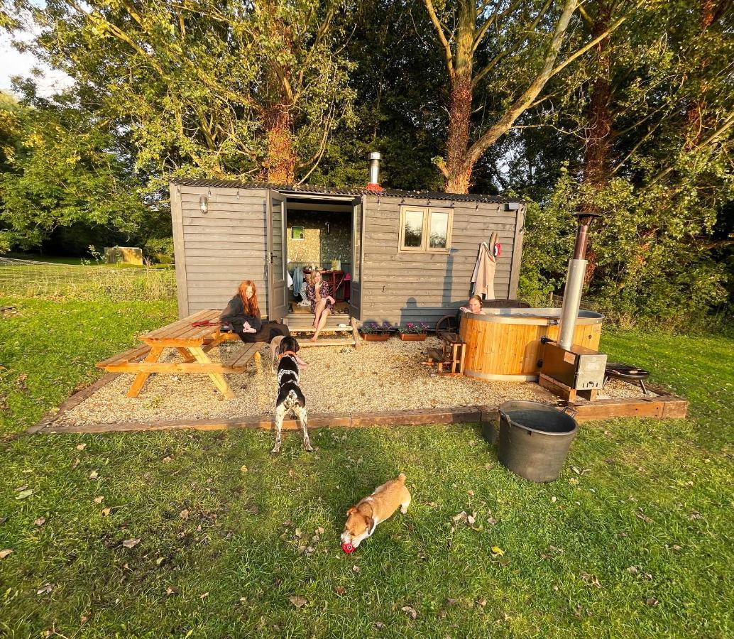 Old King William Shepherd Huts And Private Hot Tubs In North Norfolk Hunworth Eksteriør bilde
