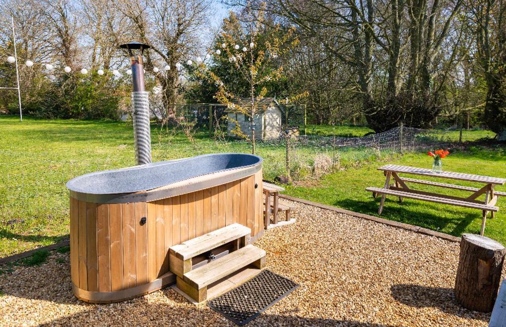 Old King William Shepherd Huts And Private Hot Tubs In North Norfolk Hunworth Eksteriør bilde