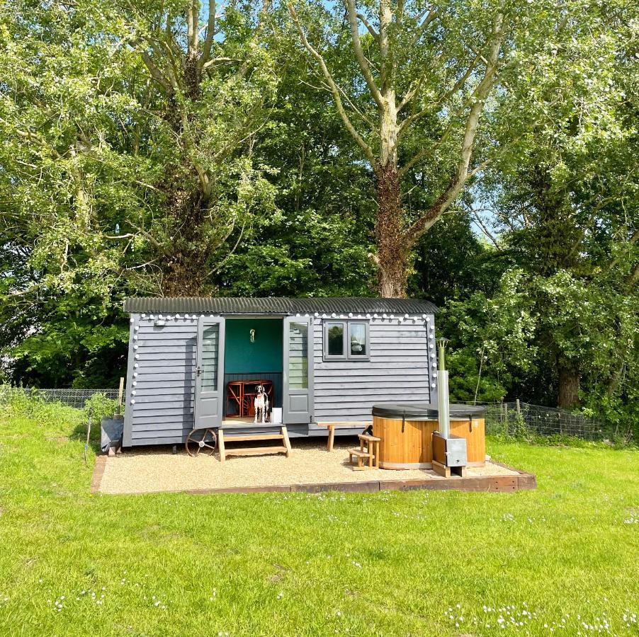 Old King William Shepherd Huts And Private Hot Tubs In North Norfolk Hunworth Eksteriør bilde