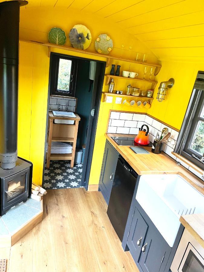 Old King William Shepherd Huts And Private Hot Tubs In North Norfolk Hunworth Eksteriør bilde