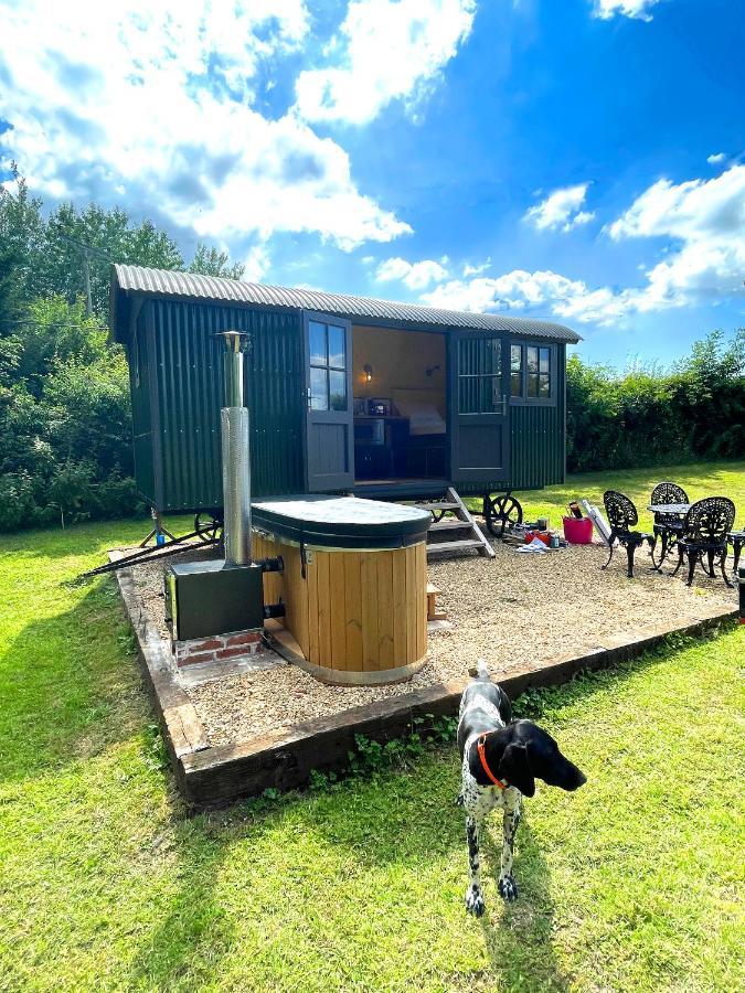 Old King William Shepherd Huts And Private Hot Tubs In North Norfolk Hunworth Eksteriør bilde