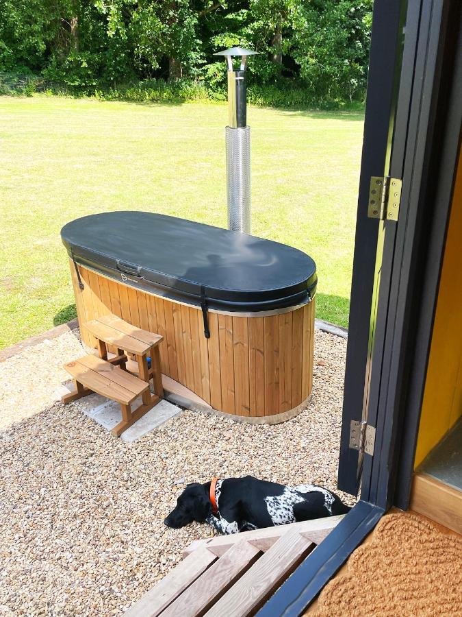 Old King William Shepherd Huts And Private Hot Tubs In North Norfolk Hunworth Eksteriør bilde